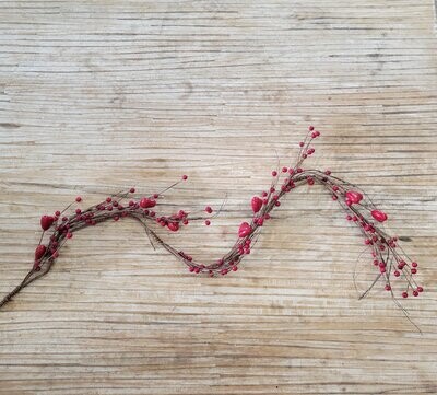 Red Hearts &amp; Berries Garland, 4.5&#39;