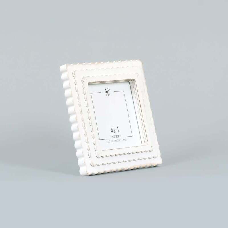Wood Scallop Photo Frame White 4x4&quot;