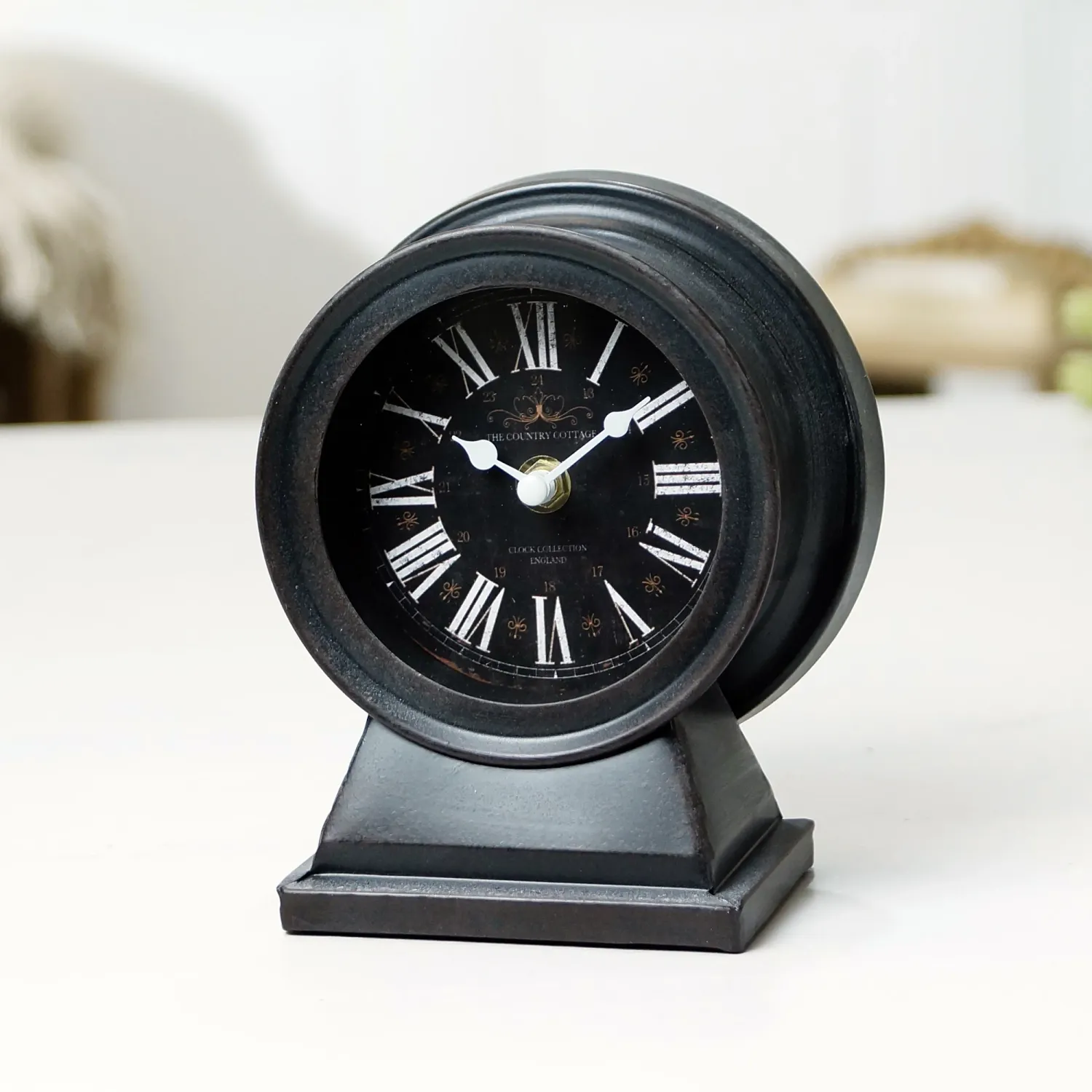 Black Metal Table Clock