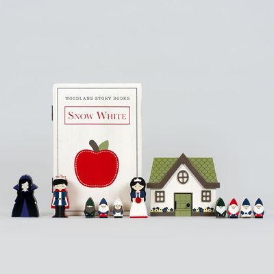 Wood Storybook - Snow White 12 Piece