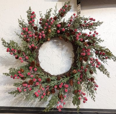 Sugar Berry Wreath 22&quot;