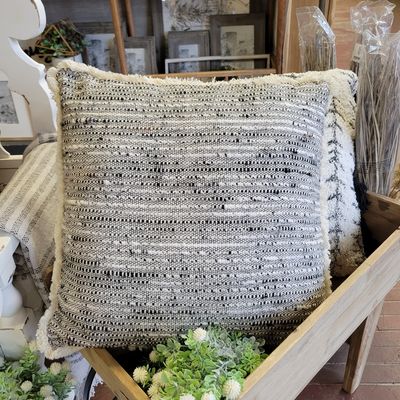 Linen &amp; Pillows