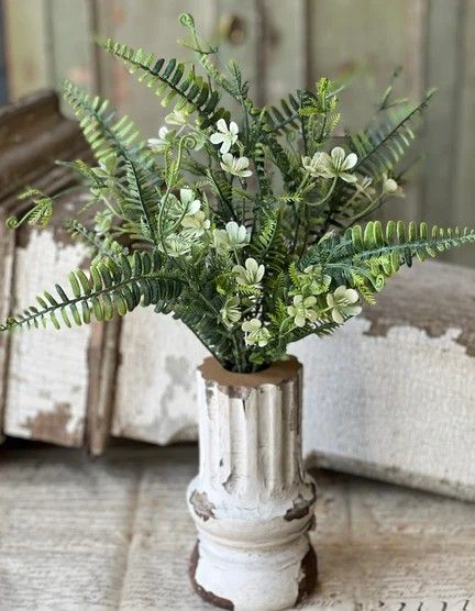 Ambling Arbor Bush White 19&quot;