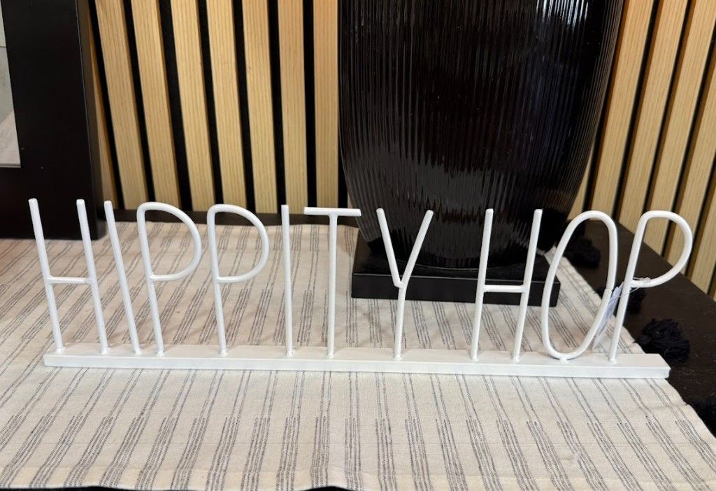 Metal Easter Sign Hippity