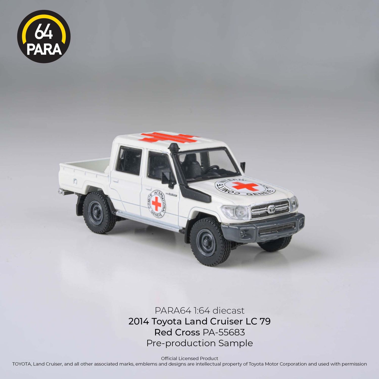 Para64 1:64 2014 Toyota Land Cruiser Double Cab LC 79 Red Cross