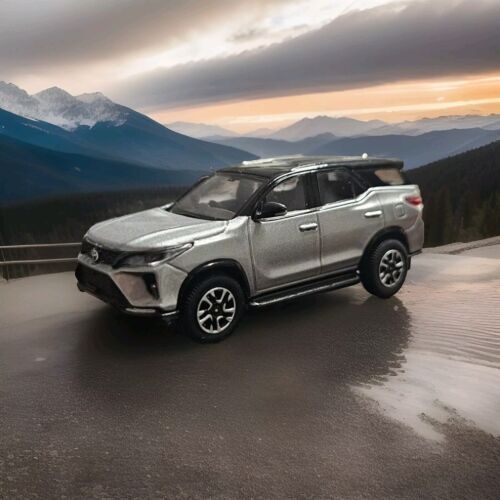 Para64 Toyota Fortuner 1/64 Diecast Silver