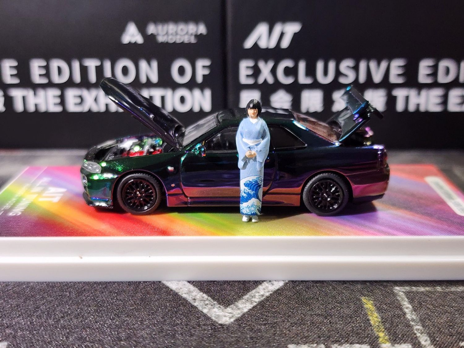 Aurora Model Nissan Skyline GTR R34 AIT Exclusive Edition Electroplated Rainbow
