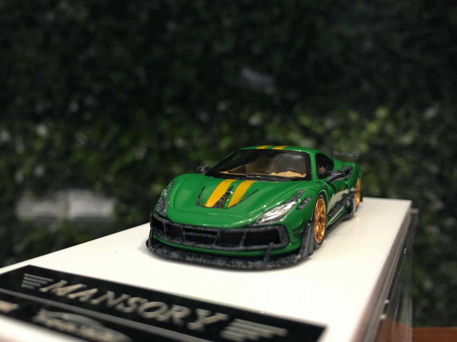 Aurora Model 1:64 Mansory Ferarri F8 Tributo F8XX Green AM646501