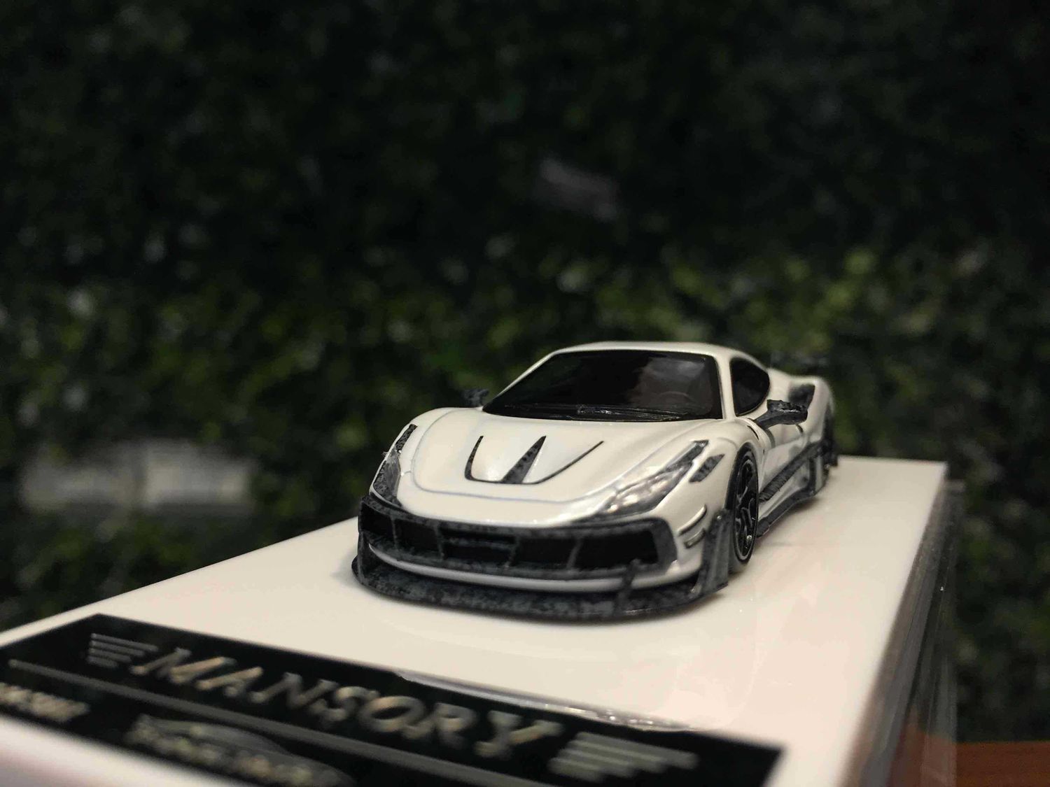 Aurora Model 1:64 Mansory Ferarri F8 Tributo F8XX White AM646503