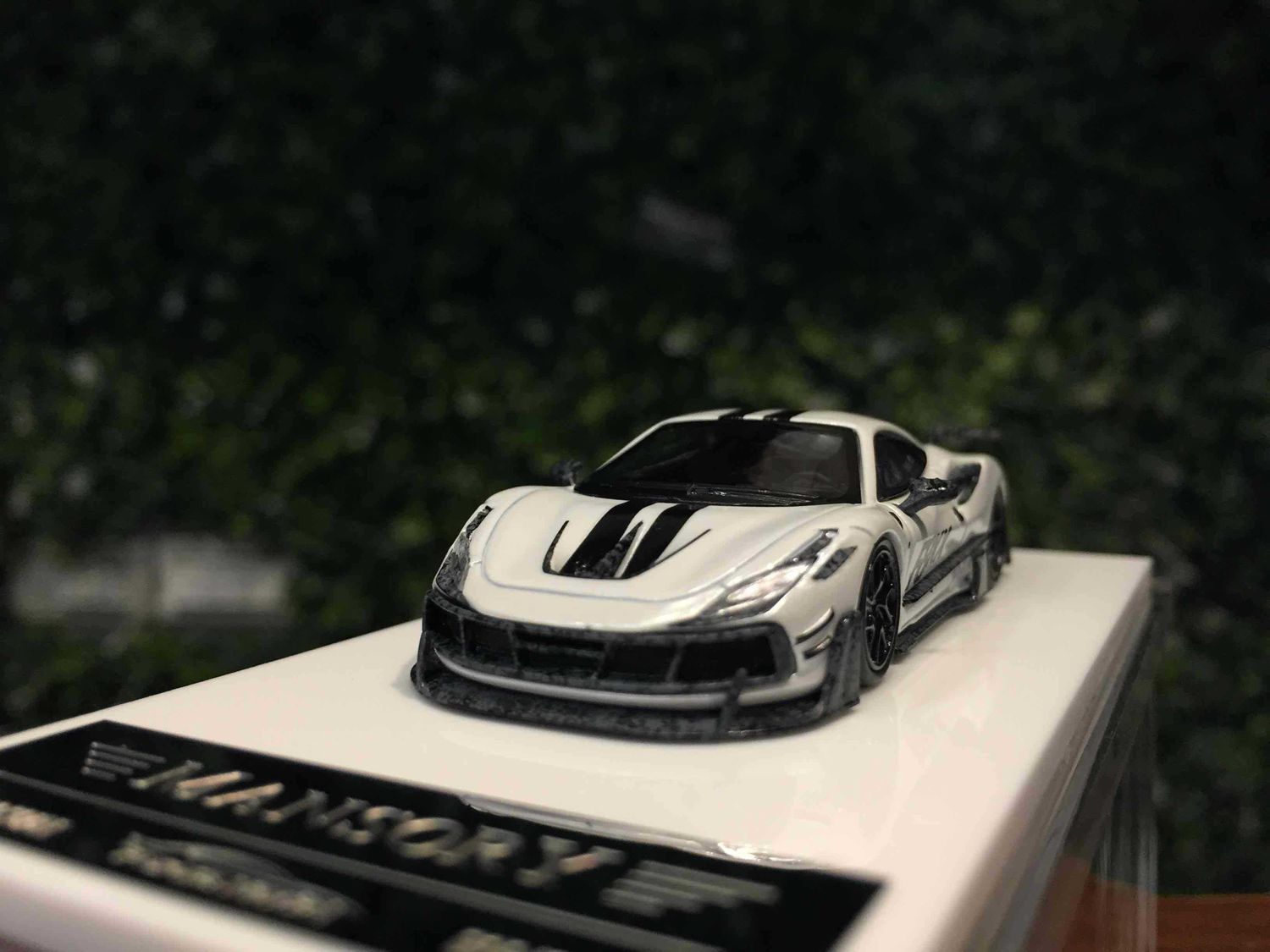 Aurora Model 1:64 Mansory Ferarri F8 Tributo F8XX White AM646502