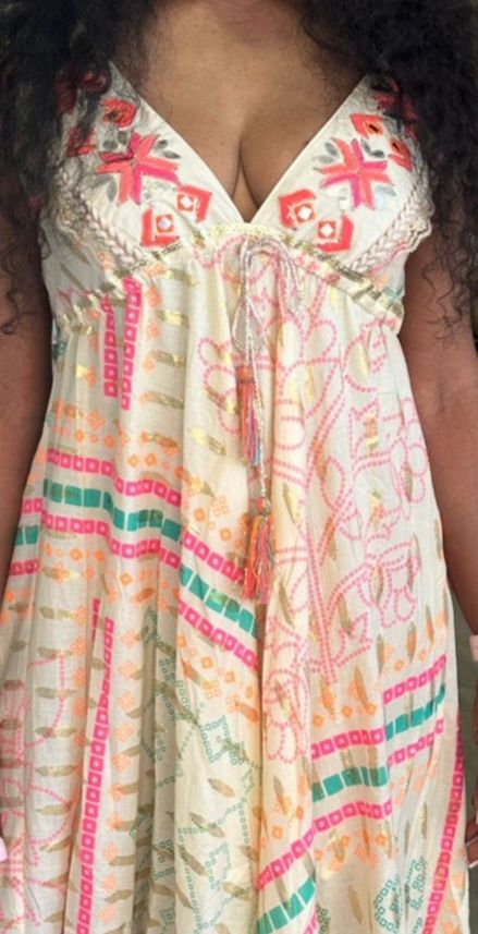 Vestido shine bordado regulable