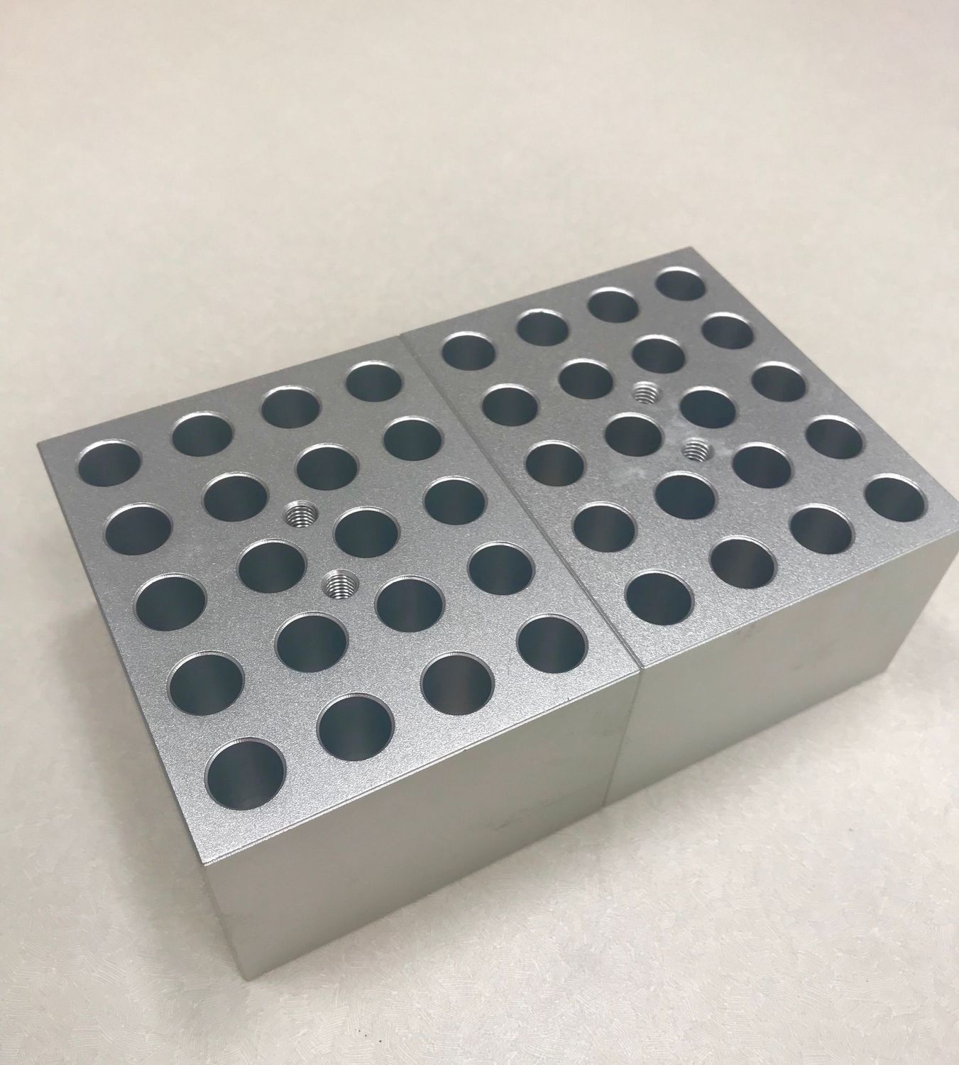 Four E's Single Block For Microtubes, 20x1.5ml, ⌀11.1mmx39.1mm, TC0401001-62, FESEC0017