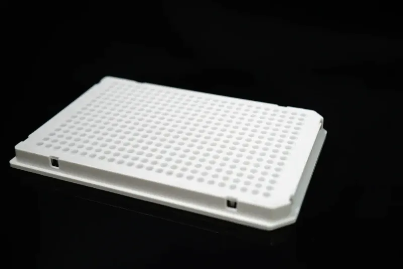 NEST 40 μl 384 Well PCR Plates, Semi Skirt, Compatible with Roche Machine, White, A24 Notch, Sterile, 10/pk, 50/cs, 409033