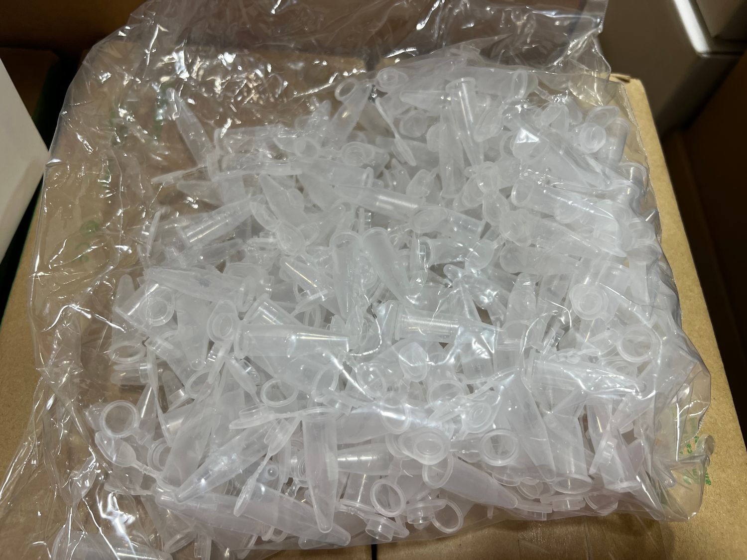1.7 ml Low Binding MicroCentrifuge Tube, Non-Sterile, Bulk, 250/Pack, 2500/Case, 39640T