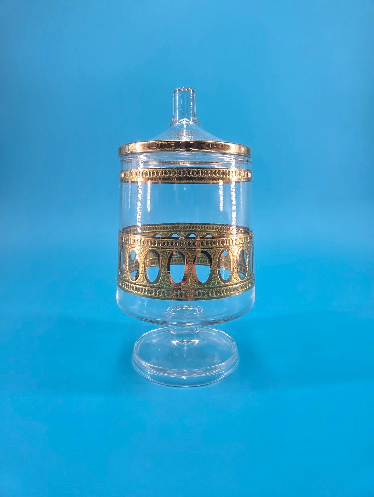 The original lid fits the glass jar.