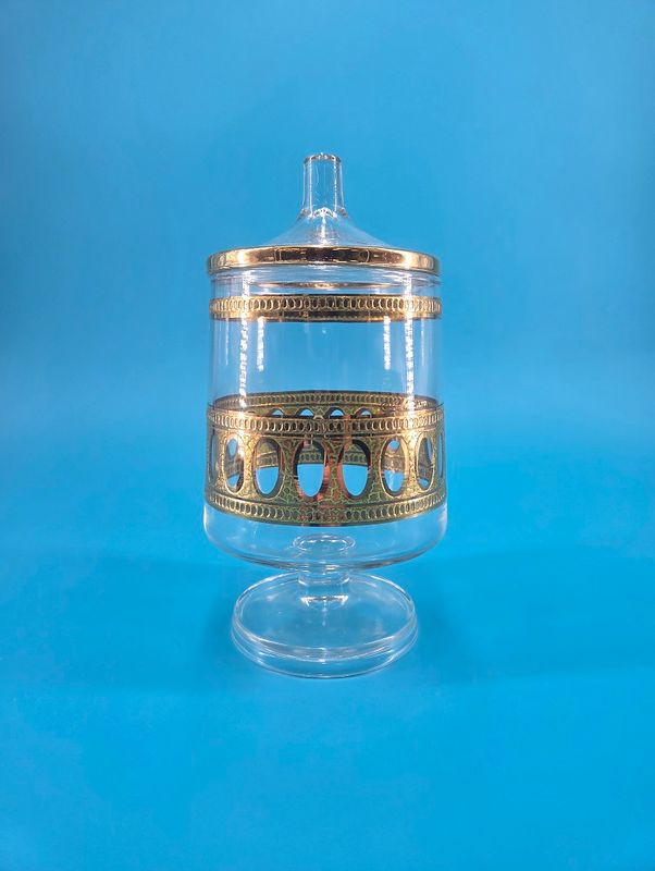 The original lid fits the glass jar.