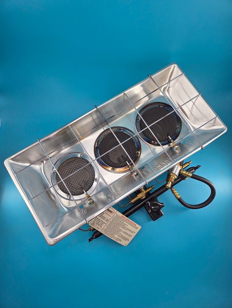 Three independent adjustable burners.