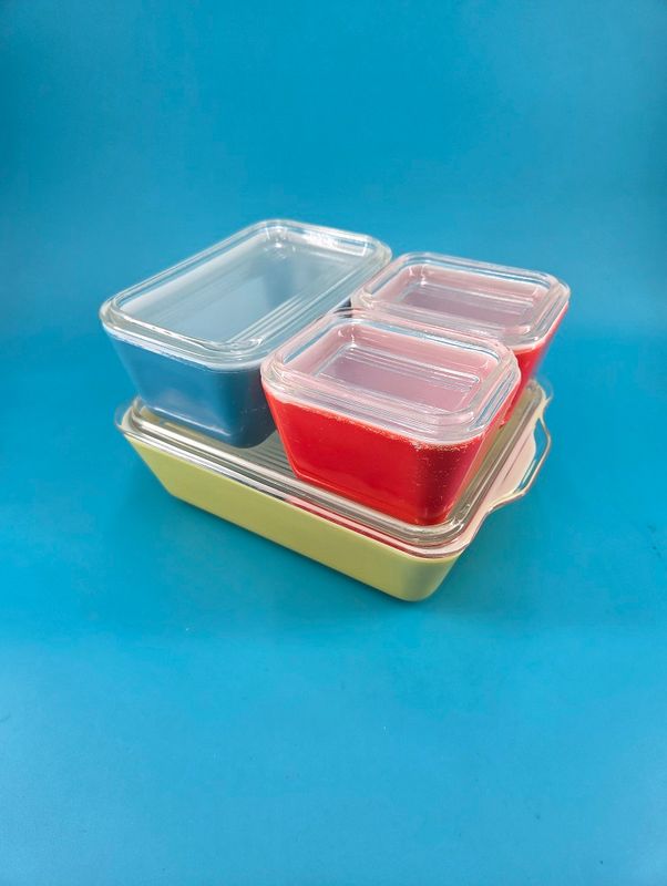 Pyrex Refrigerator Primary Colors Set
