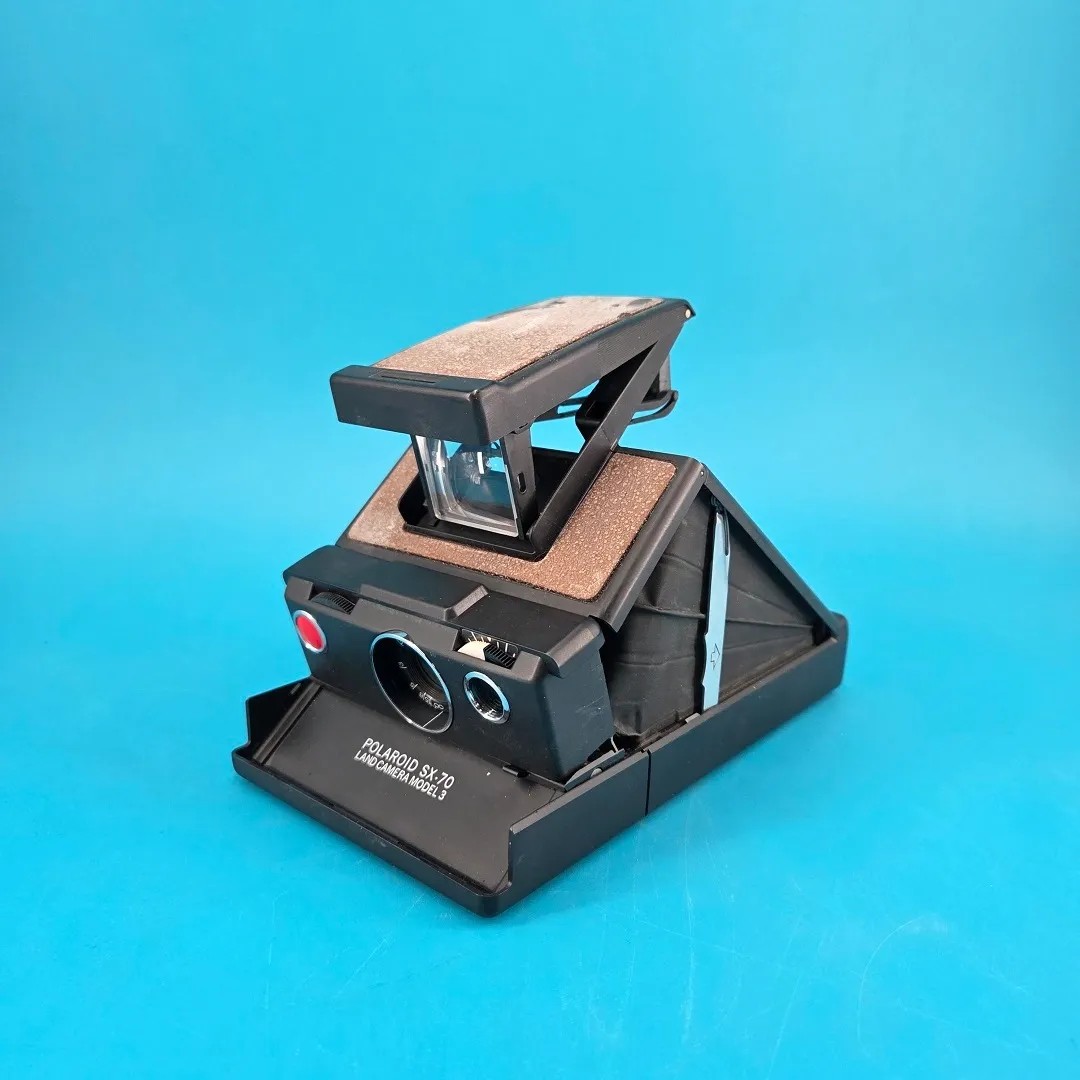 Polaroid SX-70 Instant Camera Model 3 with GE Flash Bar