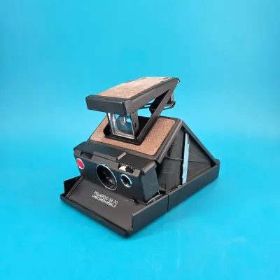 Polaroid SX-70 Instant Camera Model 3 with GE Flash Bar
