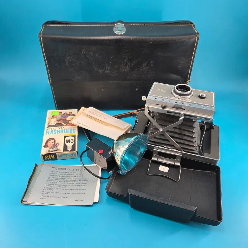 Polaroid 240 Land Camera w/ Case