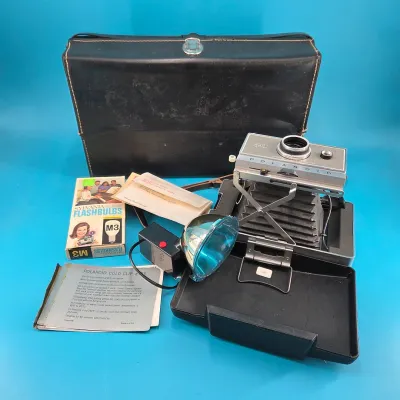 Polaroid 240 Land Camera w/ Case