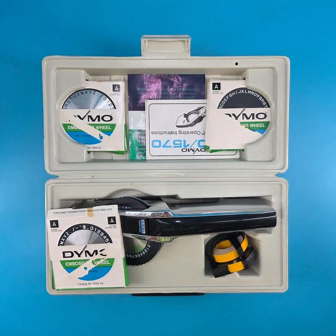 DYMO 1550 Embossing Label Maker Kit w/Original Case