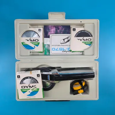 DYMO 1550 Embossing Label Maker Kit w/Original Case