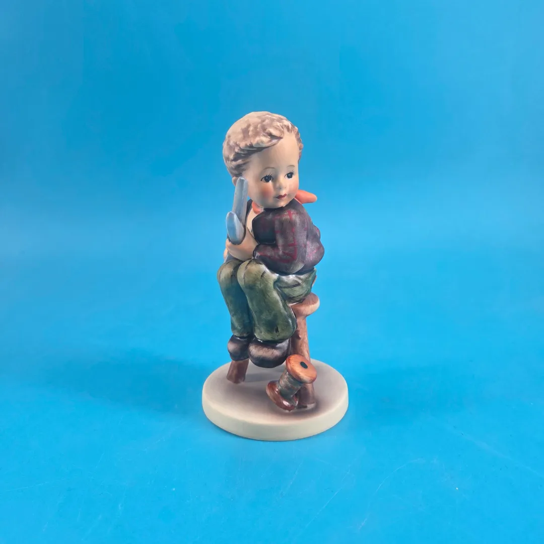 Hummel #308 Little Tailor