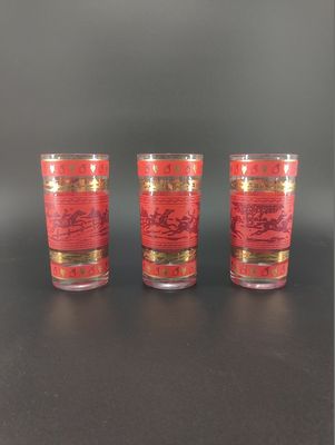 The design features four unique horsemen chasing a fox.