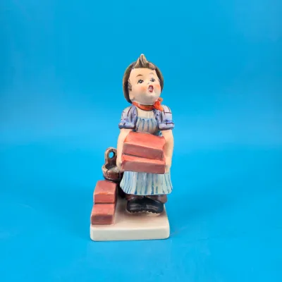 Hummel #305 The Builder