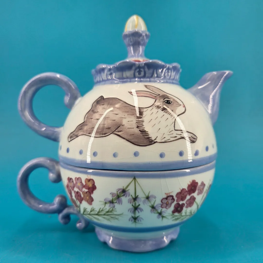 Zrike Danna Cullen "Meadow Bunny" Teapot