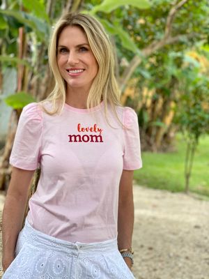LOVELY MOM WOMEN&#39;S T-SHIRT
