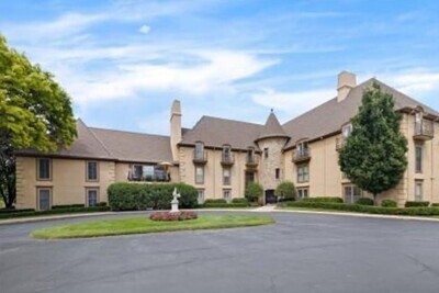 Normandie Court