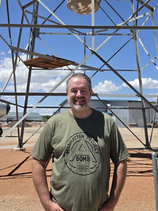 Manhattan Project A Bomb t shirt XXL