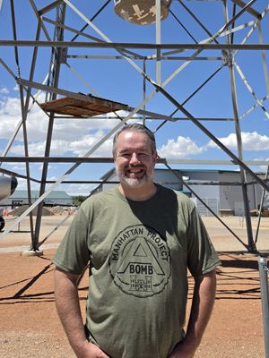 Manhattan Project A Bomb t shirt Small