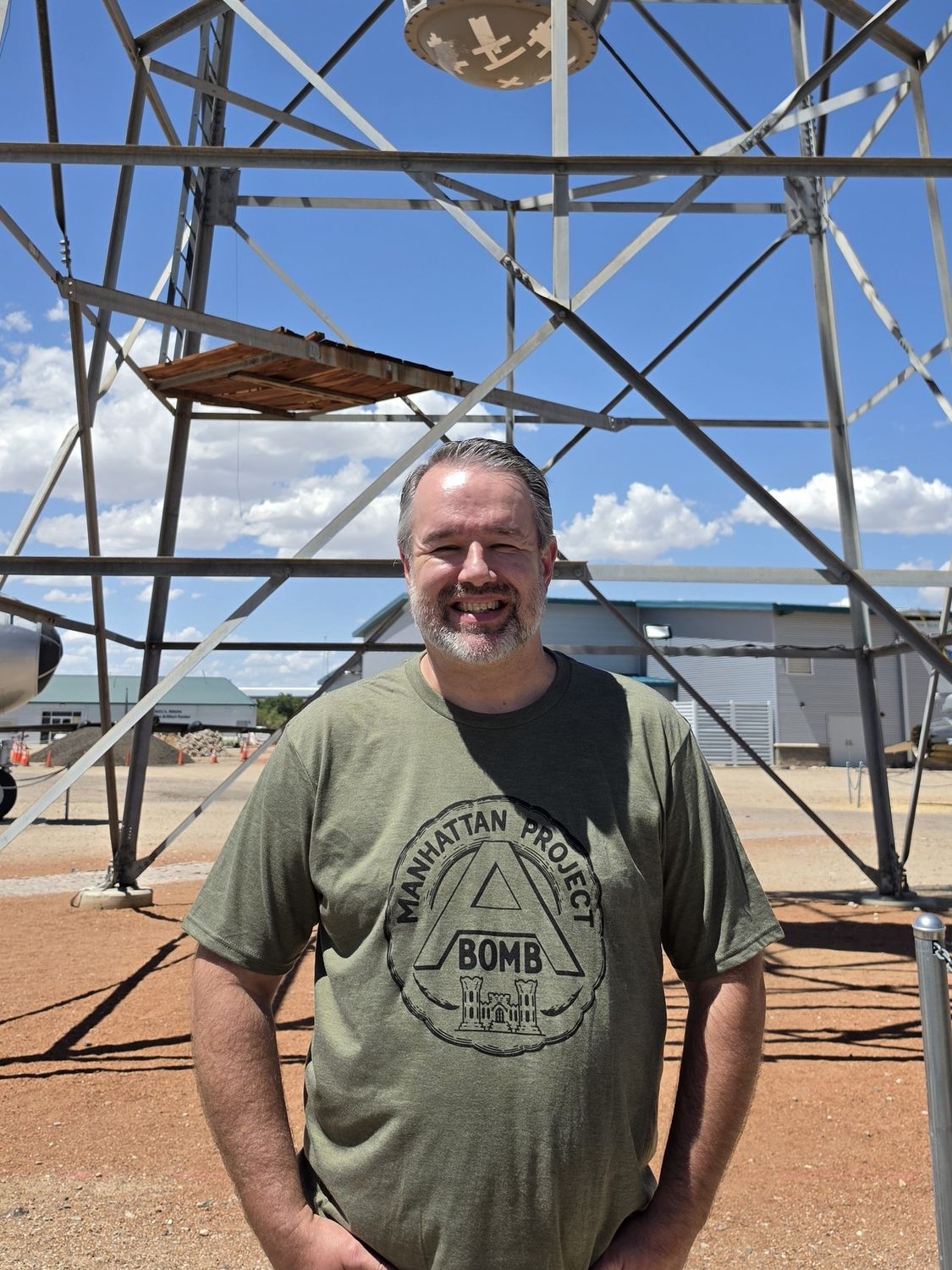 Manhattan Project A Bomb t shirt Lg