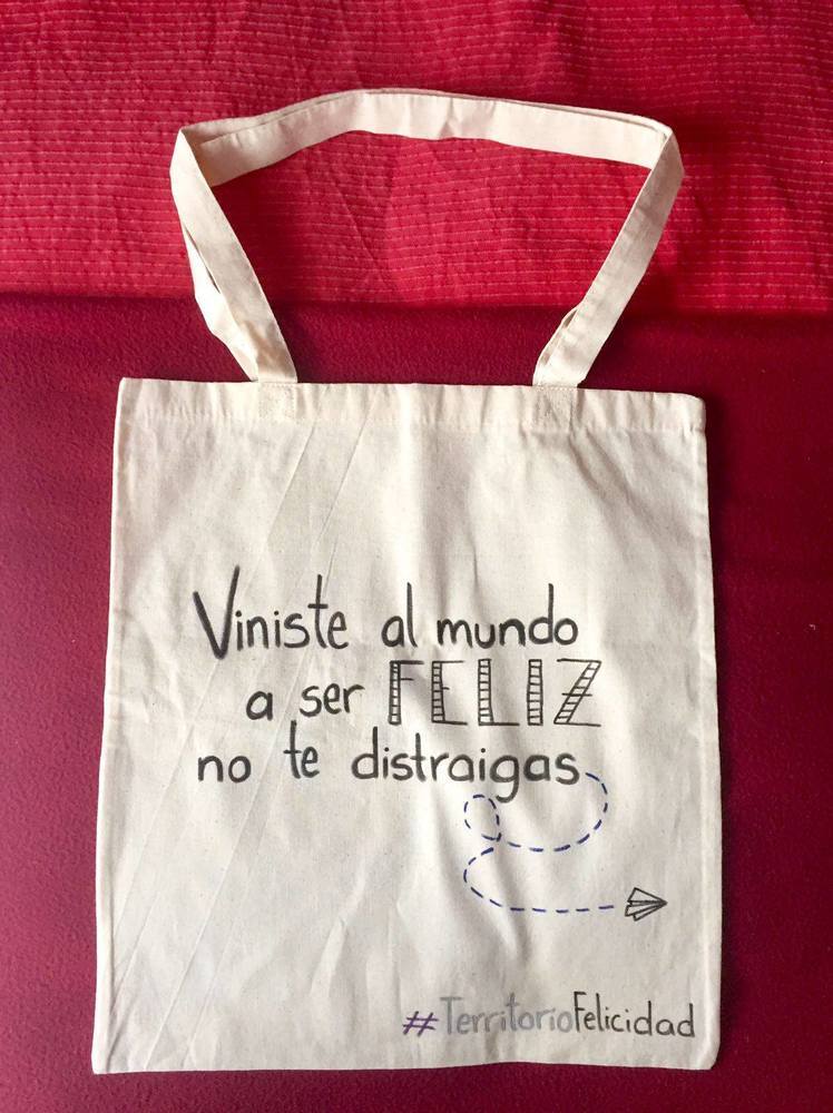 Bolsa solidaria &quot;Viniste al mundo&quot;