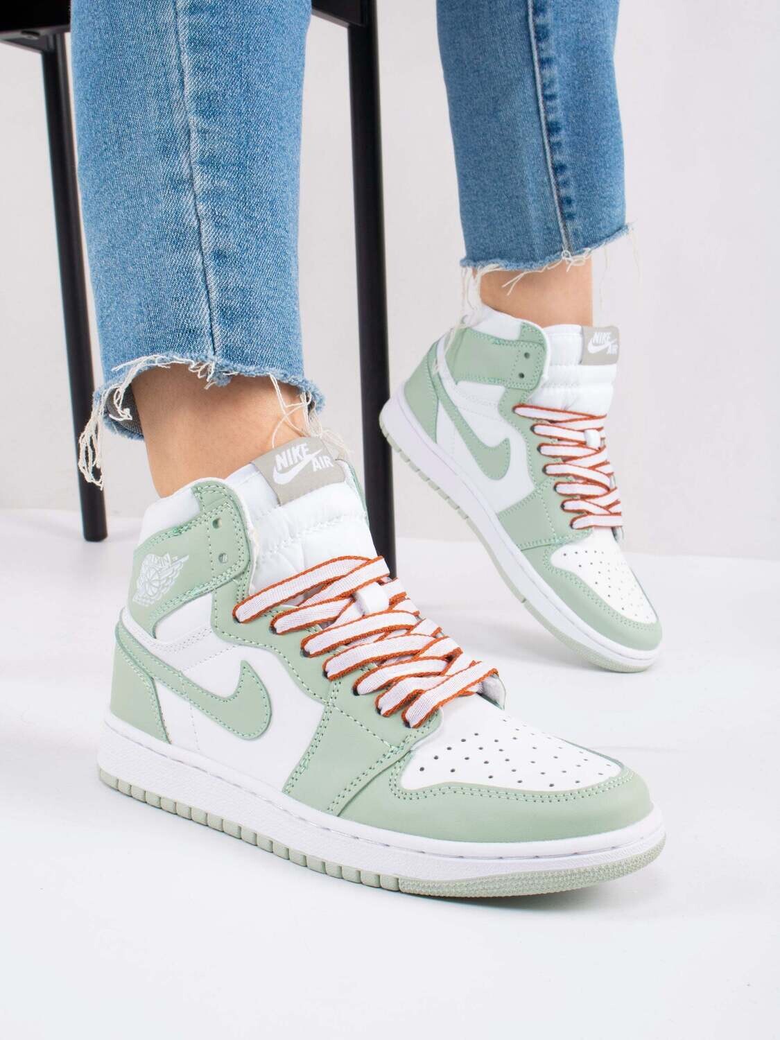 Nike Jordan 1 Mid Light Green