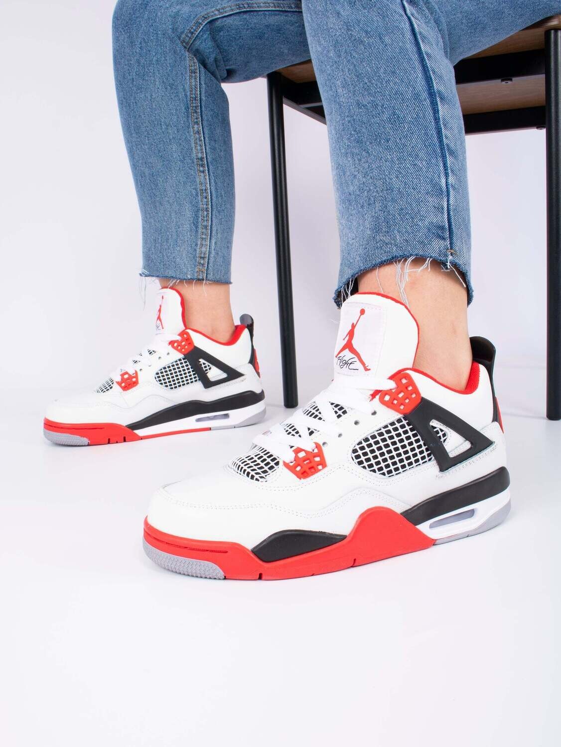 Air Jordan 4 Retro - White/Fire Red-Black-Tech Grey