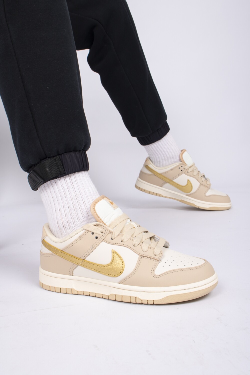 Nike Dunk Low Phantom Metallic Gold