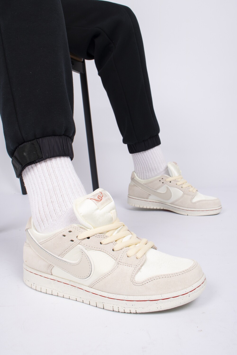 Nike SB Dunk Low &#39;City of Love - Light Bone&#39;