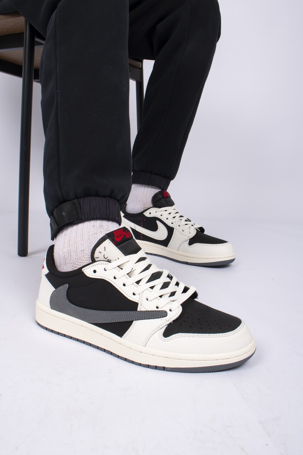 Travis Scott x Air Jordan 1 Low &quot;Grey Fog&#39;&quot;