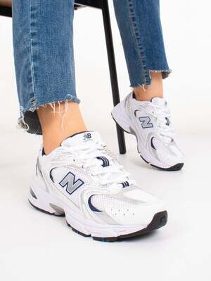 New Balance 530 trainers in white and grey