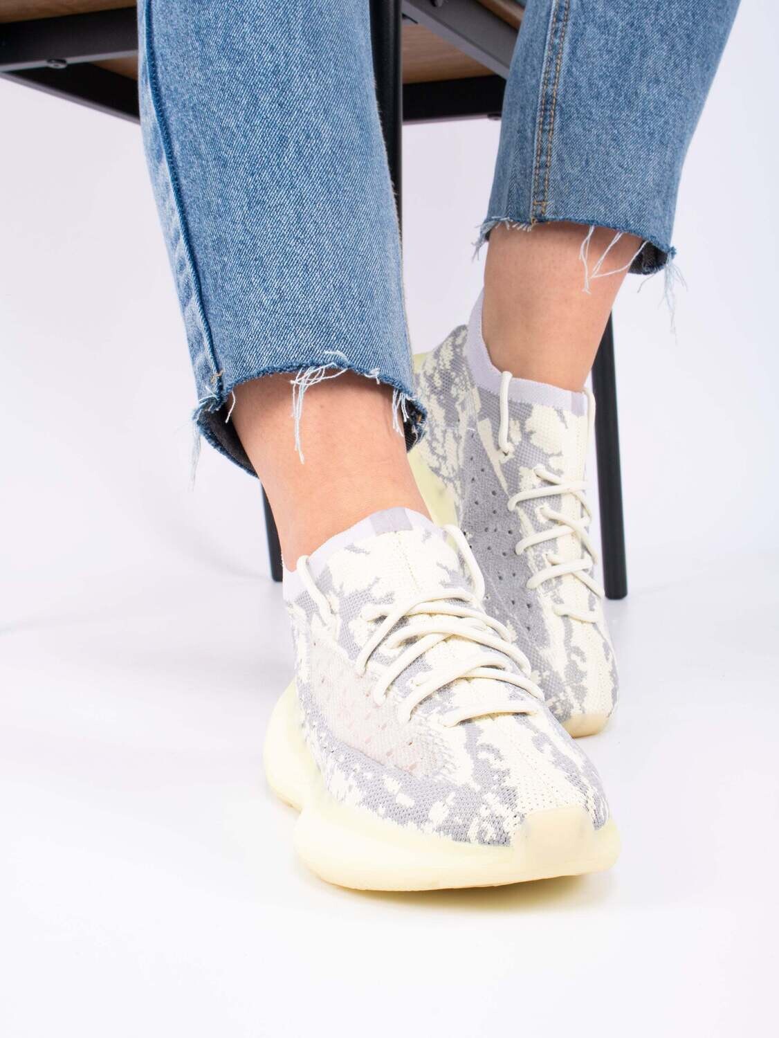 Adidas Yeezy Boost 350 V2 Cloud White