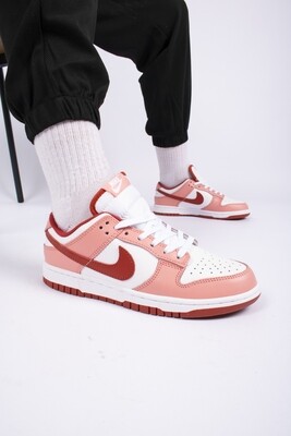 NIKE DUNK LOW WMNS &quot;Red Stardust&quot;