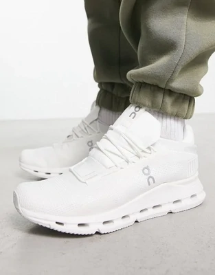 On Running Cloudnova trainers in white