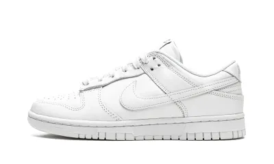 NIKE DUNK LOW WMNS &quot;Triple White&quot;