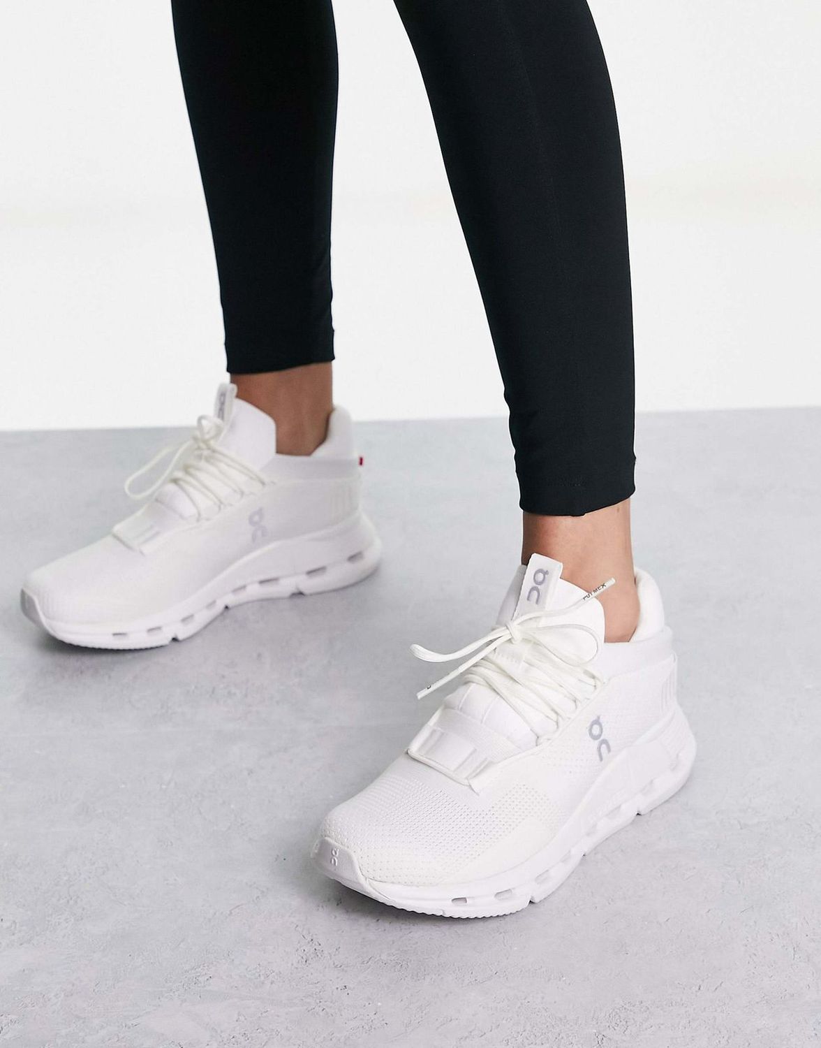 ON Cloud nova trainers in white