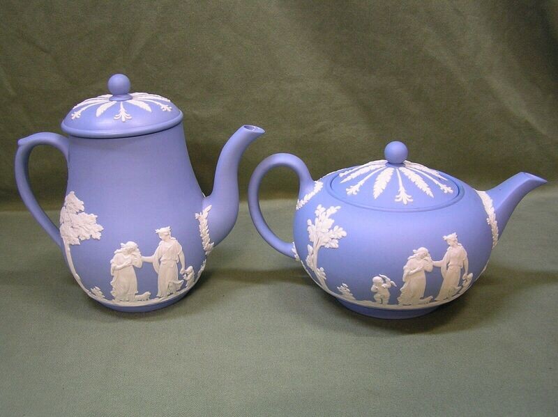 Vintage Original Wedgwood Made In England Blue Teapots Set